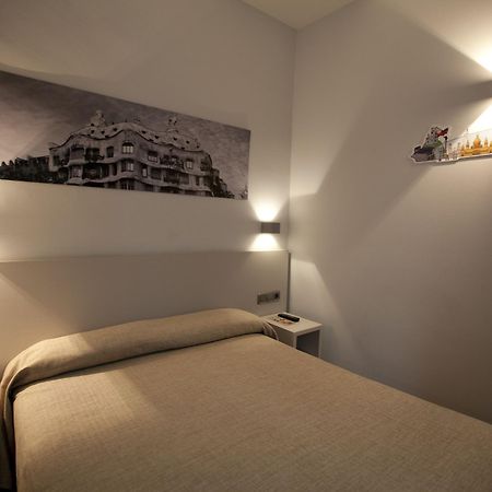 Hotel Ciutat De Sant Adria Сан-Адриан-де-Бесос Экстерьер фото
